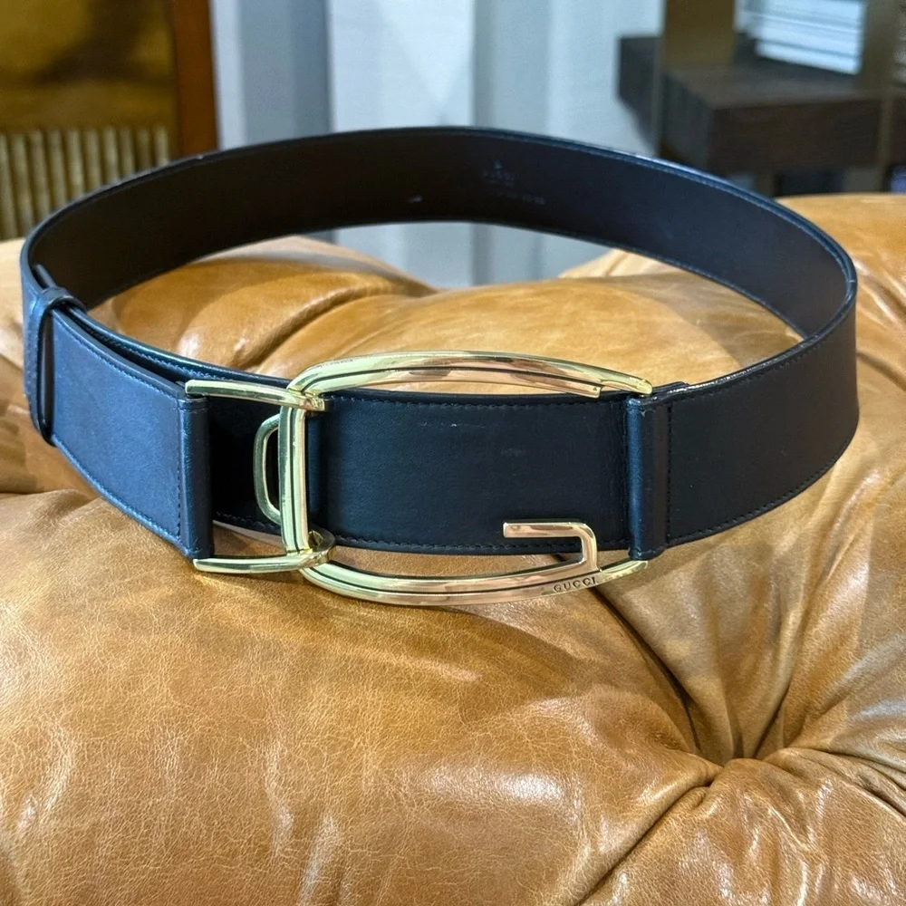 Gucci Vintage black belt with large G gold tone belt buckle  EUC
